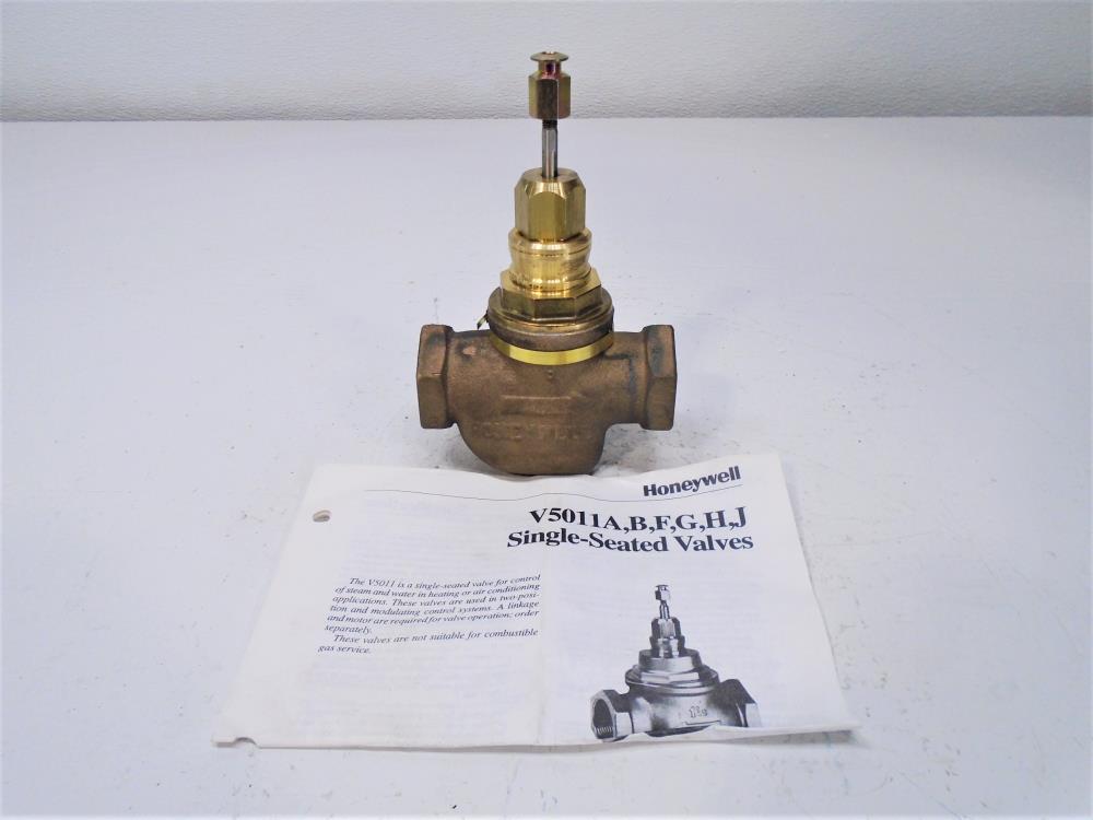 Honeywell 1" NPT Bronze 2 Way Single Seated Steam Valve, V5011G 1079 2